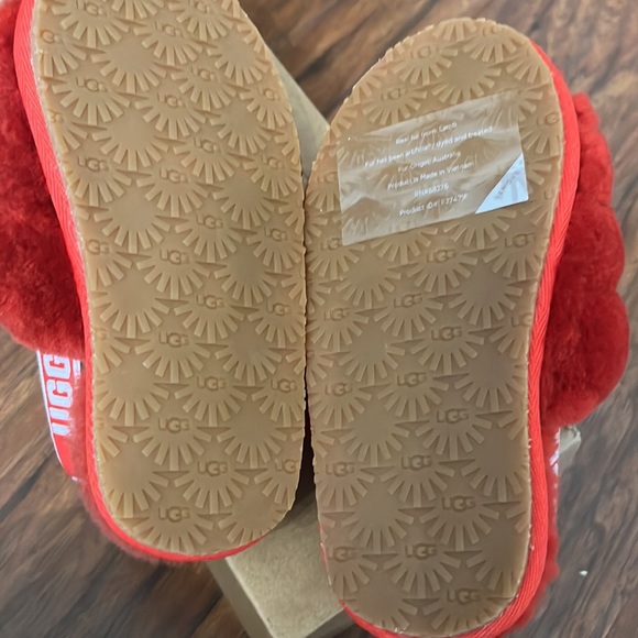 UGG tfluff yeah slide - Picture 6 of 6